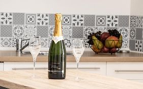 La Petillante Epernay N4